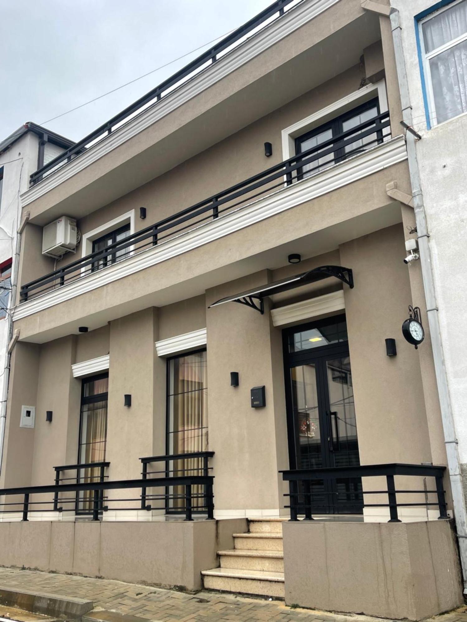 Small Hotel Ora Pogradec Exterior photo